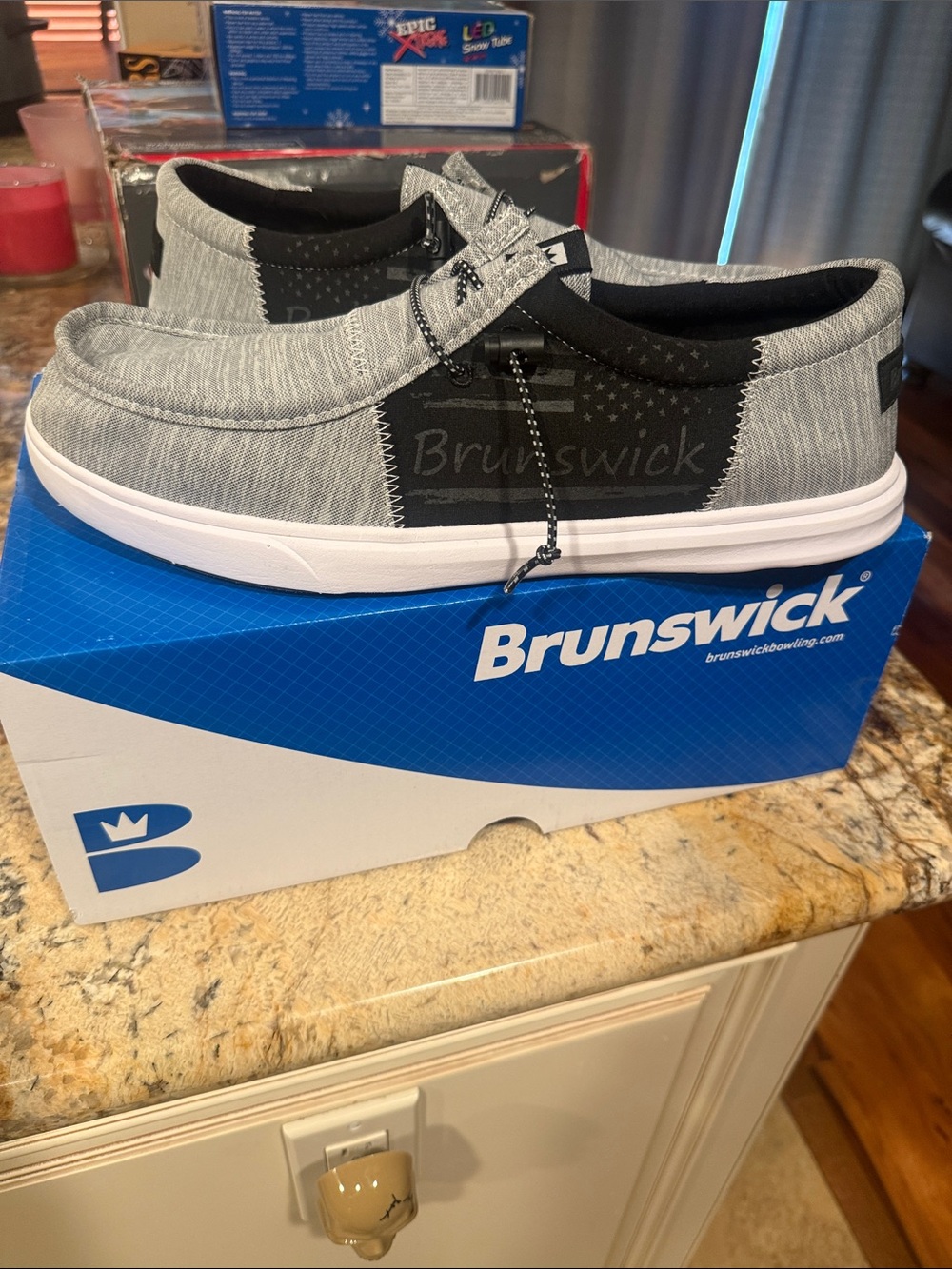 Size 15 New in Box Brunswick Hero BOWLING shoes